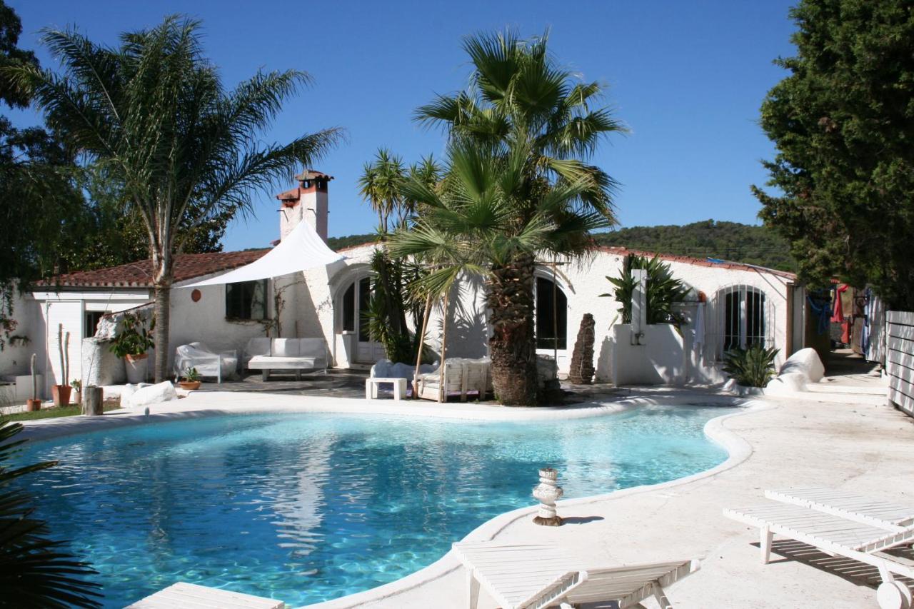 Le Rondini Bed & Breakfast Montrás Exterior photo