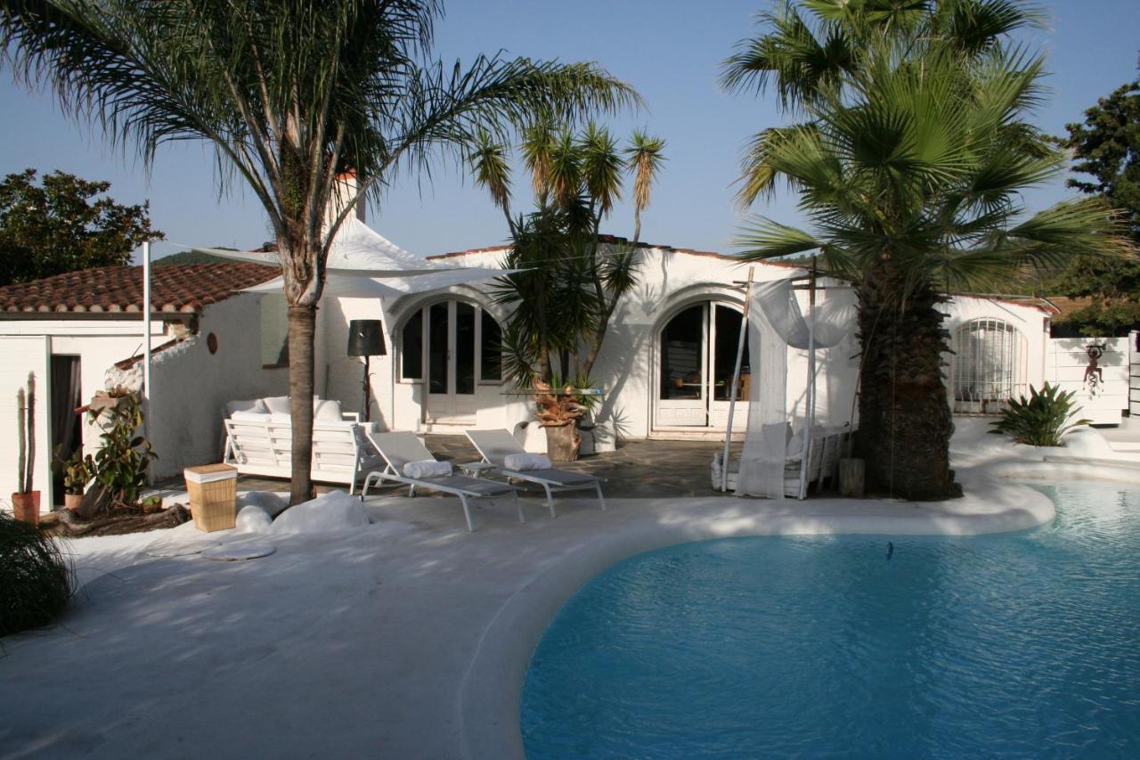 Le Rondini Bed & Breakfast Montrás Exterior photo