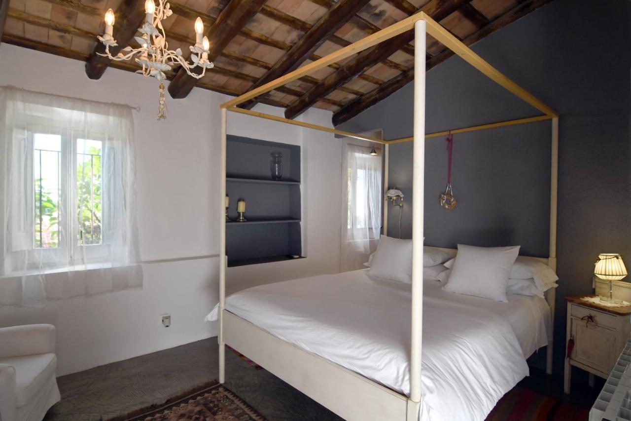 Le Rondini Bed & Breakfast Montrás Exterior photo