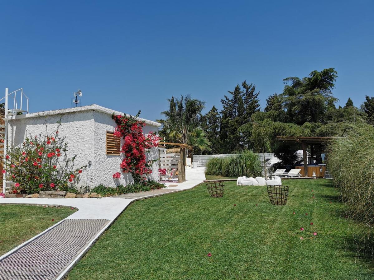 Le Rondini Bed & Breakfast Montrás Exterior photo